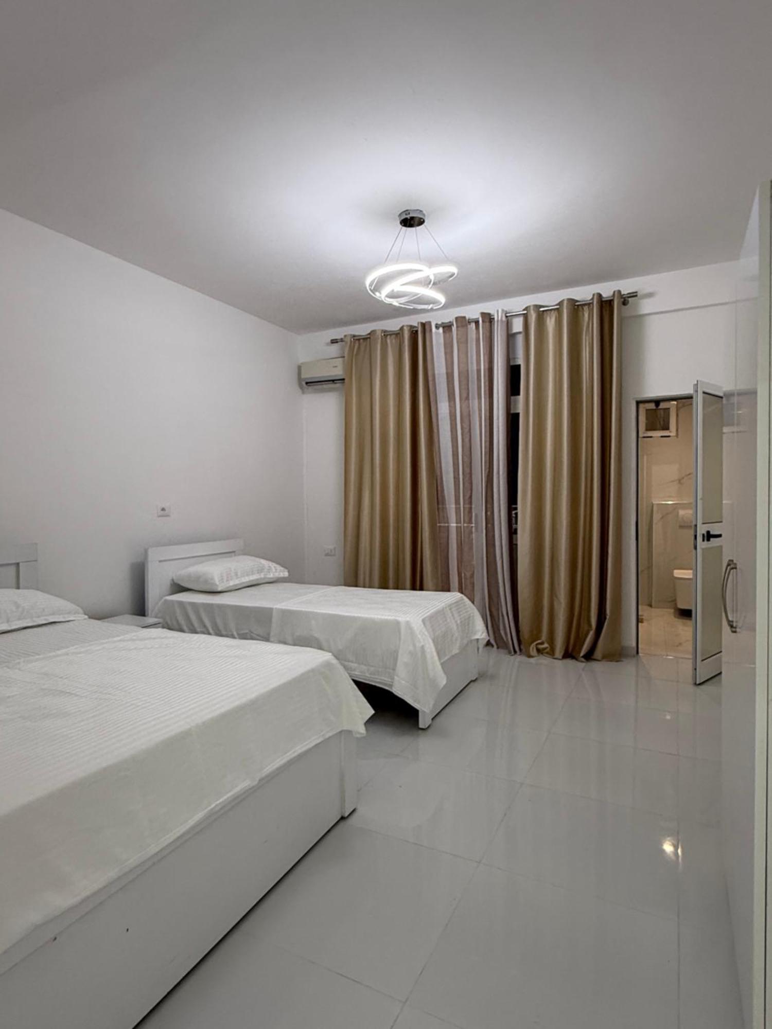 Elio'S Room Durres Exterior photo